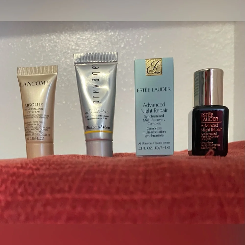 Skincare and Fragrance Mini Set - Picture 10 of 14